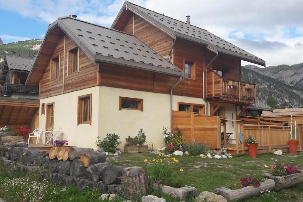 Chalet T3 Duplex Neuf Névache Exterior photo