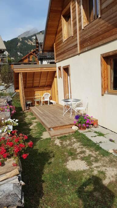 Chalet T3 Duplex Neuf Névache Exterior photo